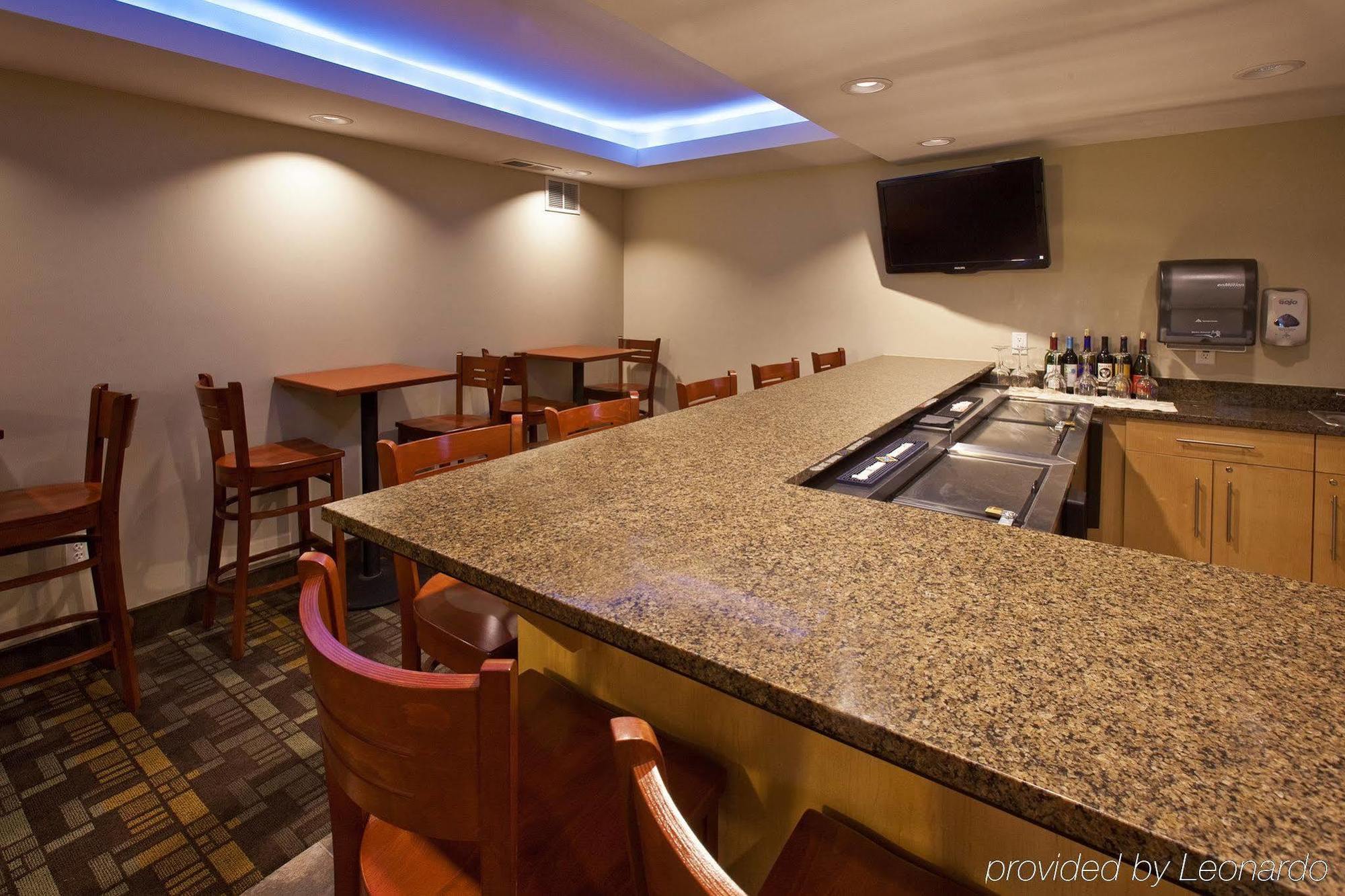 Americinn By Wyndham Hartford Sd Екстер'єр фото