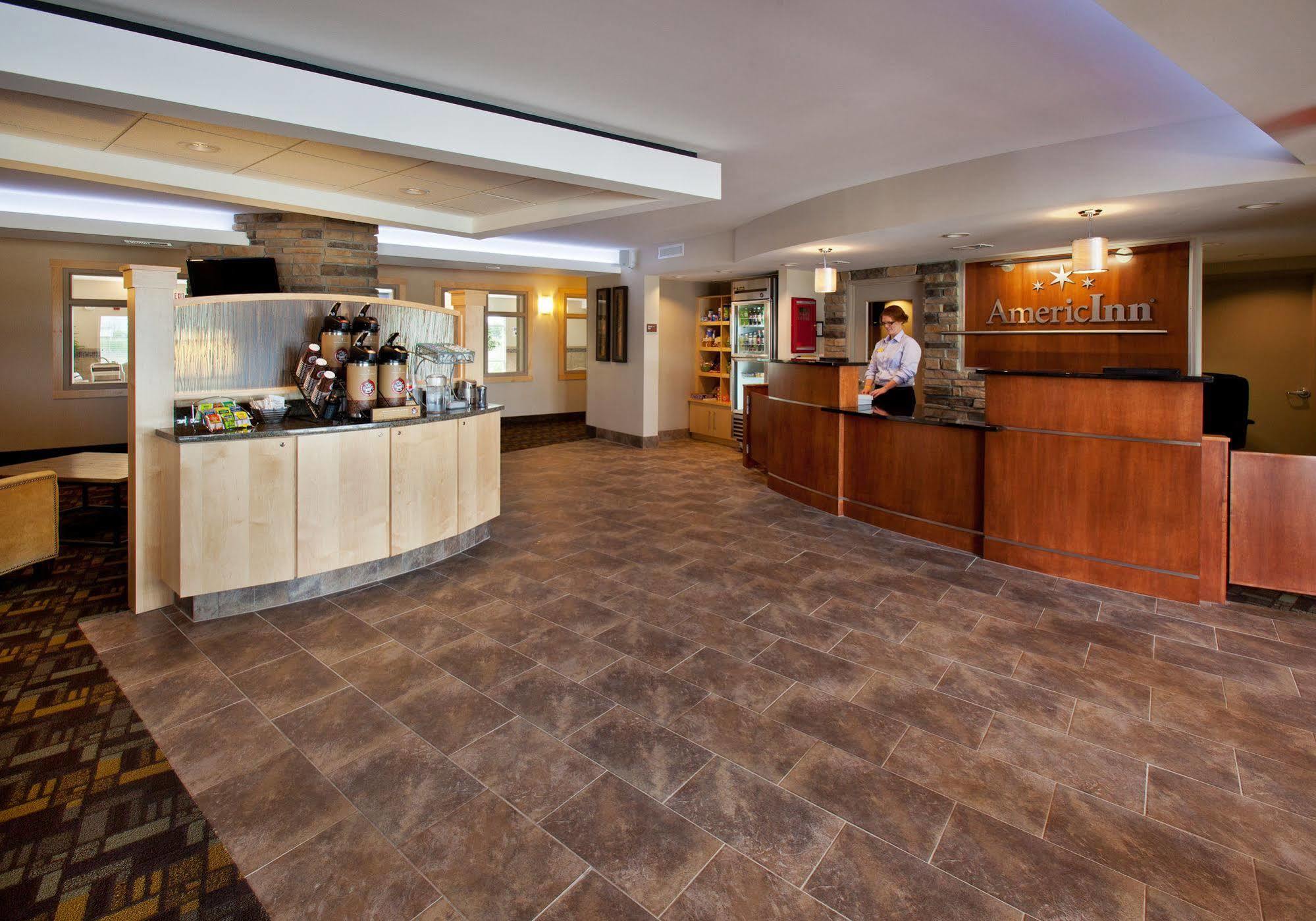 Americinn By Wyndham Hartford Sd Екстер'єр фото