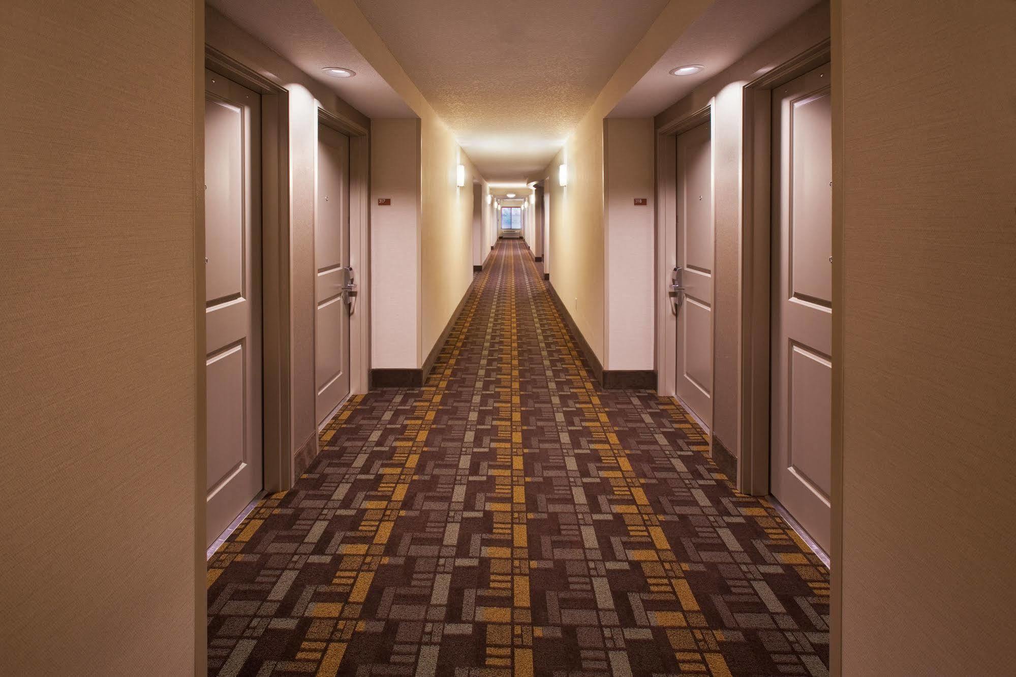 Americinn By Wyndham Hartford Sd Екстер'єр фото